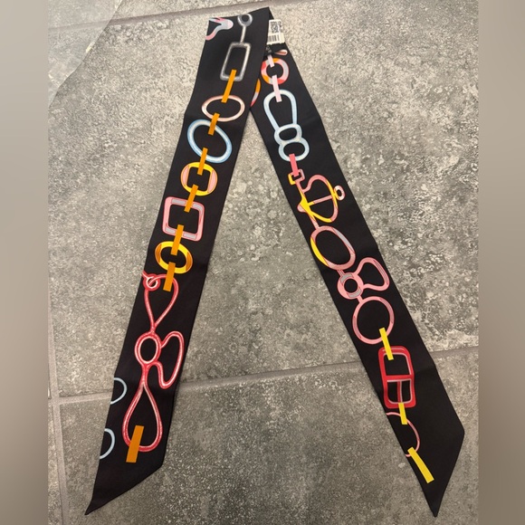 Hermes Twilly Do Re Boucles silk Twilly black multicolor NEW - Picture 1 of 6